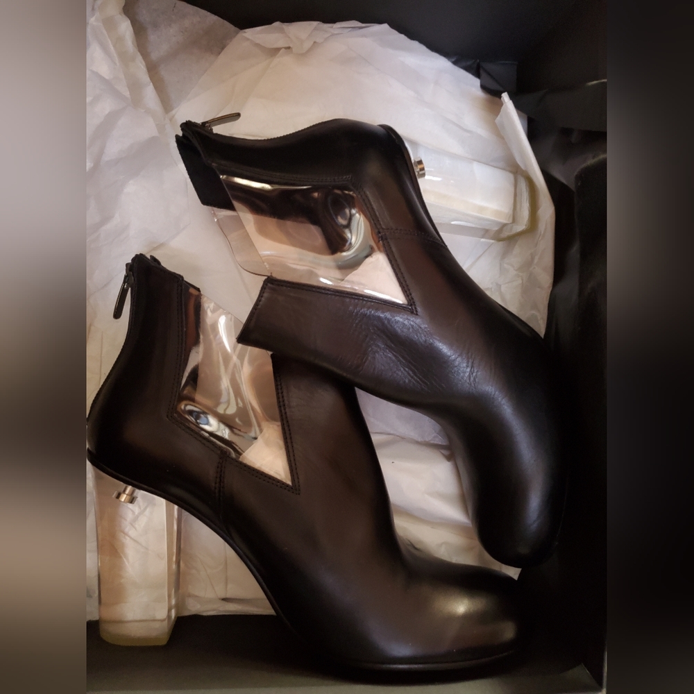 NIB sz 36.5, 37 and 38 Ritch Erani clear heel boots